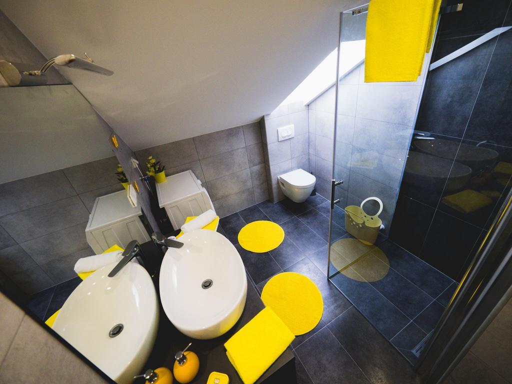 Apartments Sunny Garden Бродарика Екстериор снимка