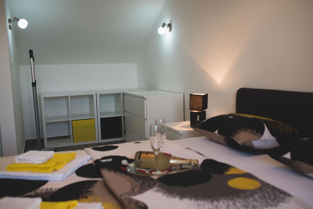 Apartments Sunny Garden Бродарика Екстериор снимка