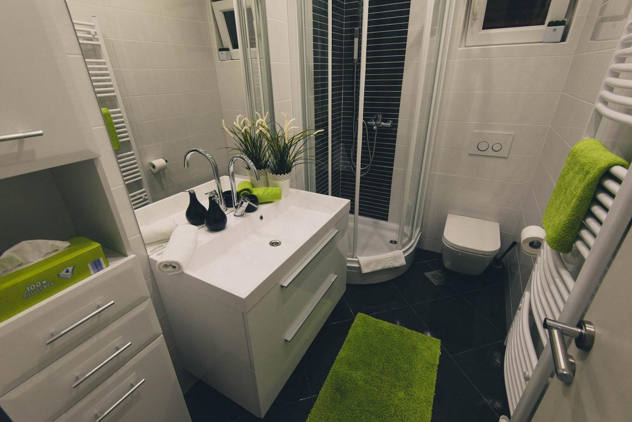 Apartments Sunny Garden Бродарика Екстериор снимка