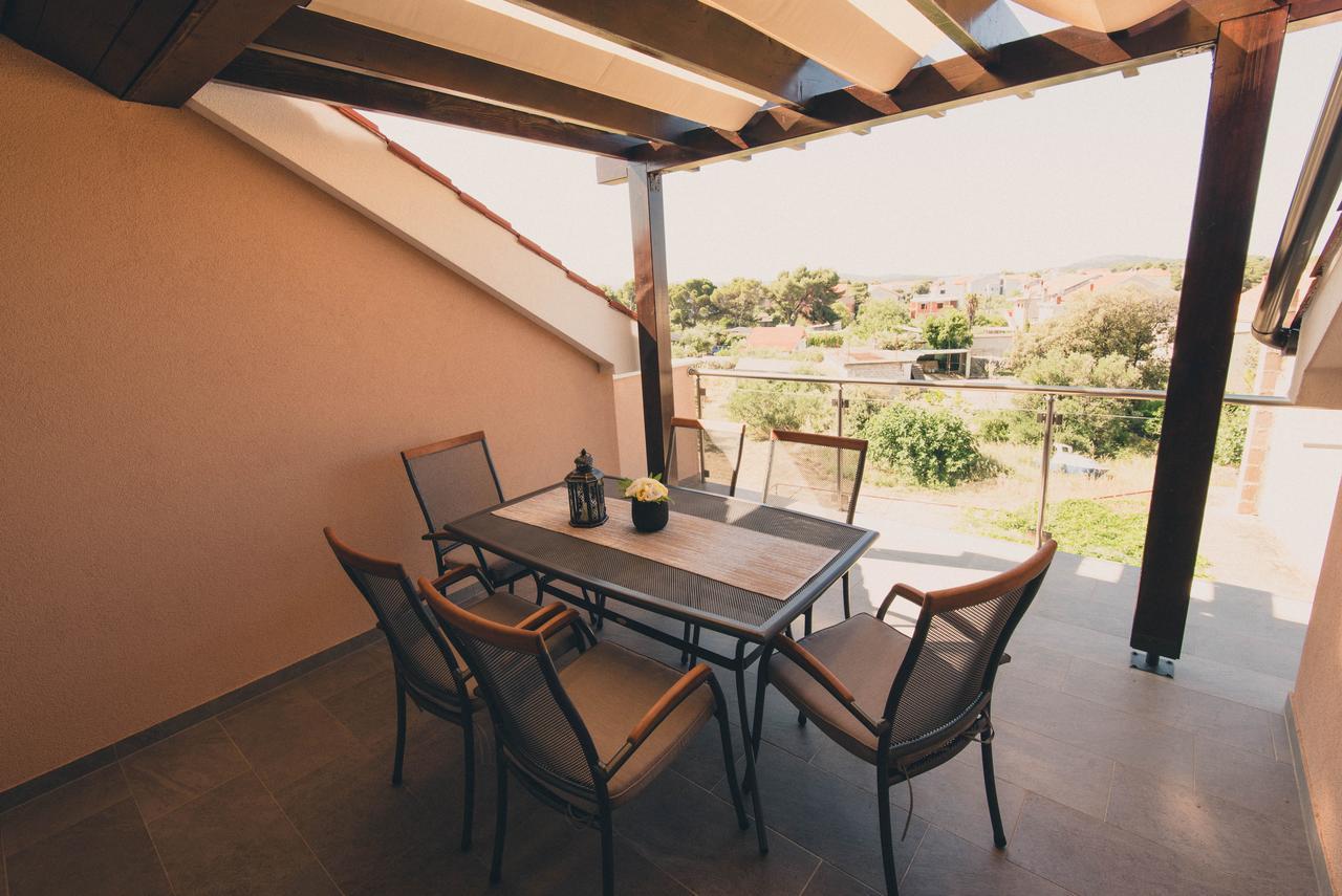 Apartments Sunny Garden Бродарика Екстериор снимка
