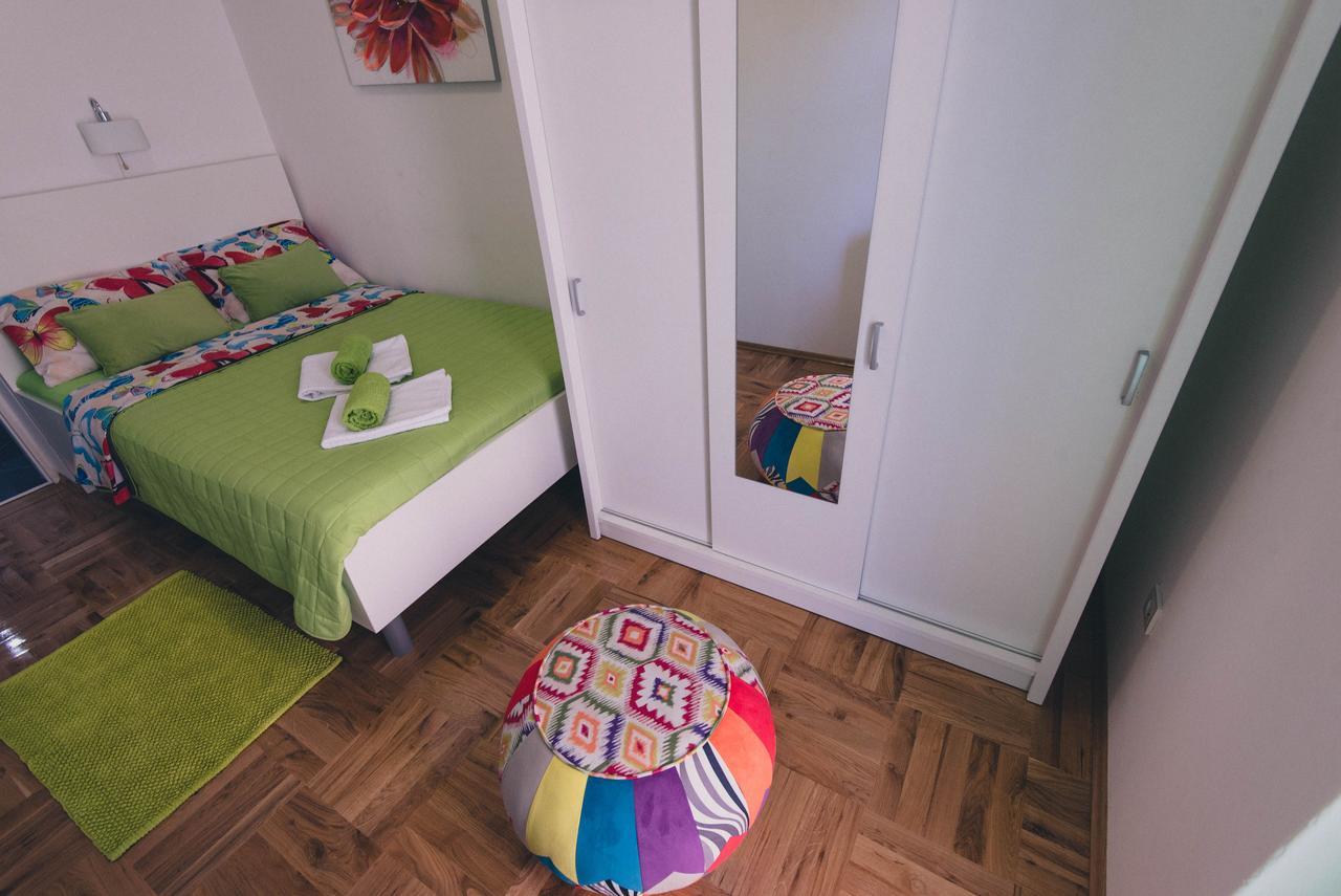 Apartments Sunny Garden Бродарика Екстериор снимка